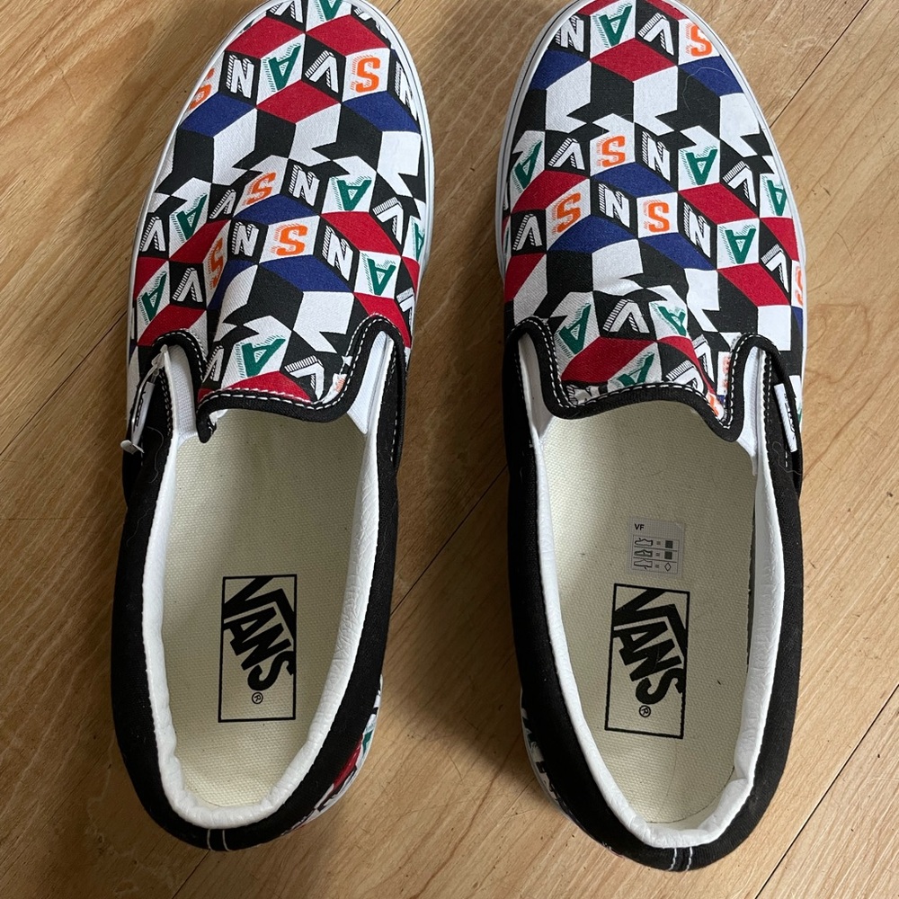 Men’s Vans slip on size 10.5, Brand New!